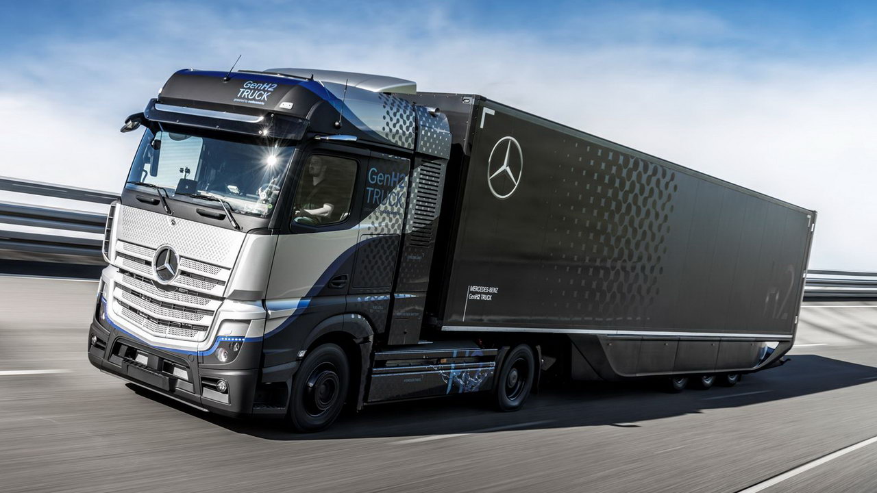 Daimler зупиняє співпрацю з найбільшим виробником вантажівок для російської армії